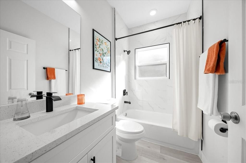 Activo con contrato: $297,000 (3 camas, 2 baños, 1529 Pies cuadrados)