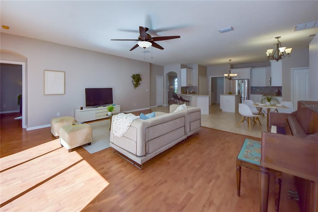 For Sale: $525,000 (4 beds, 2 baths, 2360 Square Feet)