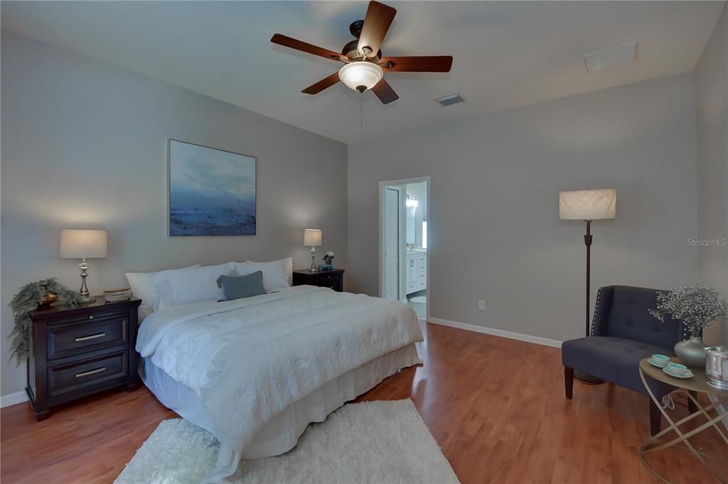 For Sale: $525,000 (4 beds, 2 baths, 2360 Square Feet)