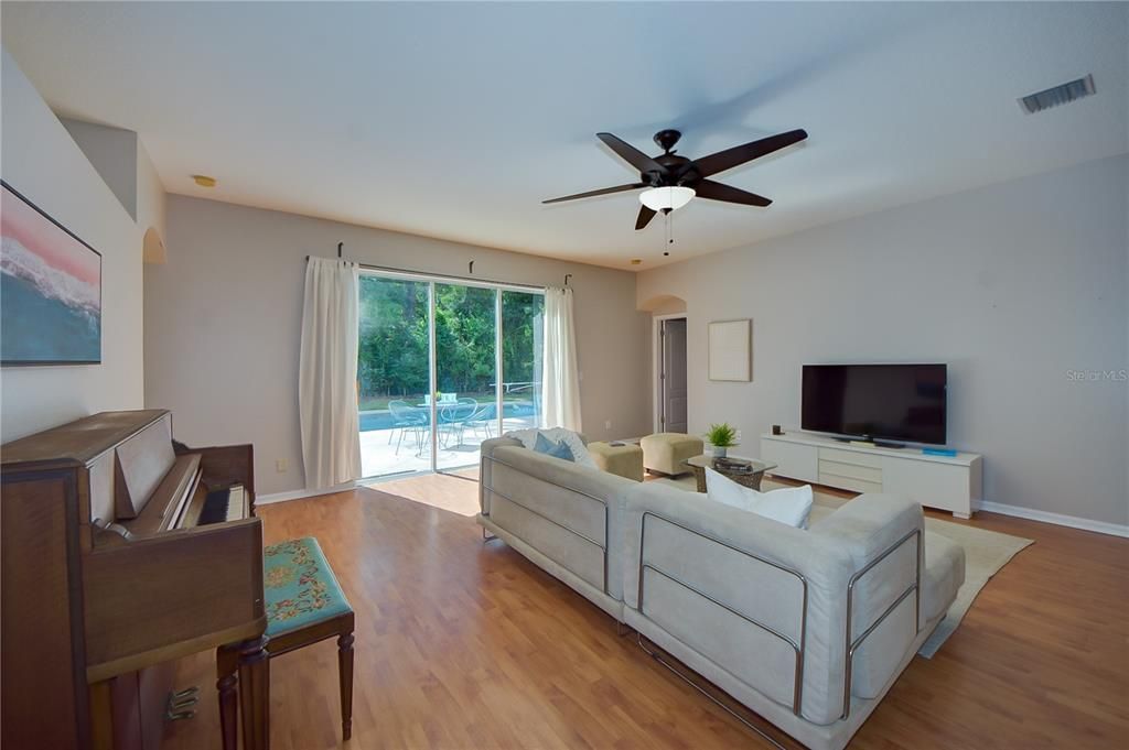 For Sale: $525,000 (4 beds, 2 baths, 2360 Square Feet)