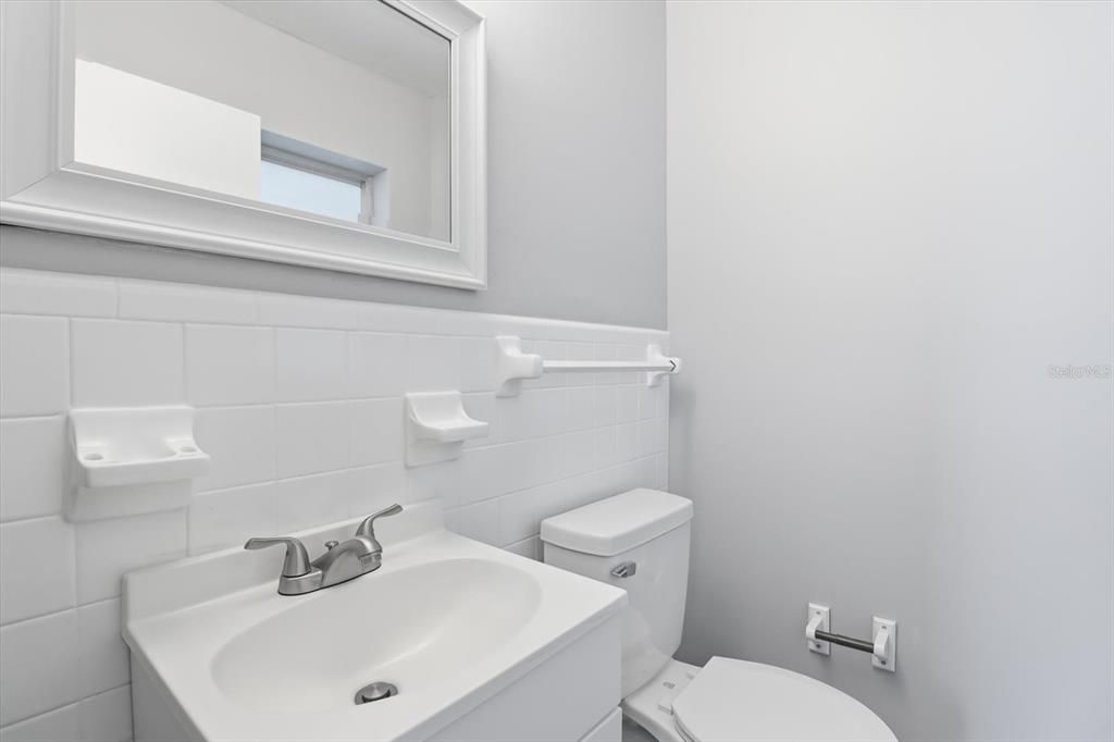 For Sale: $231,900 (2 beds, 1 baths, 850 Square Feet)