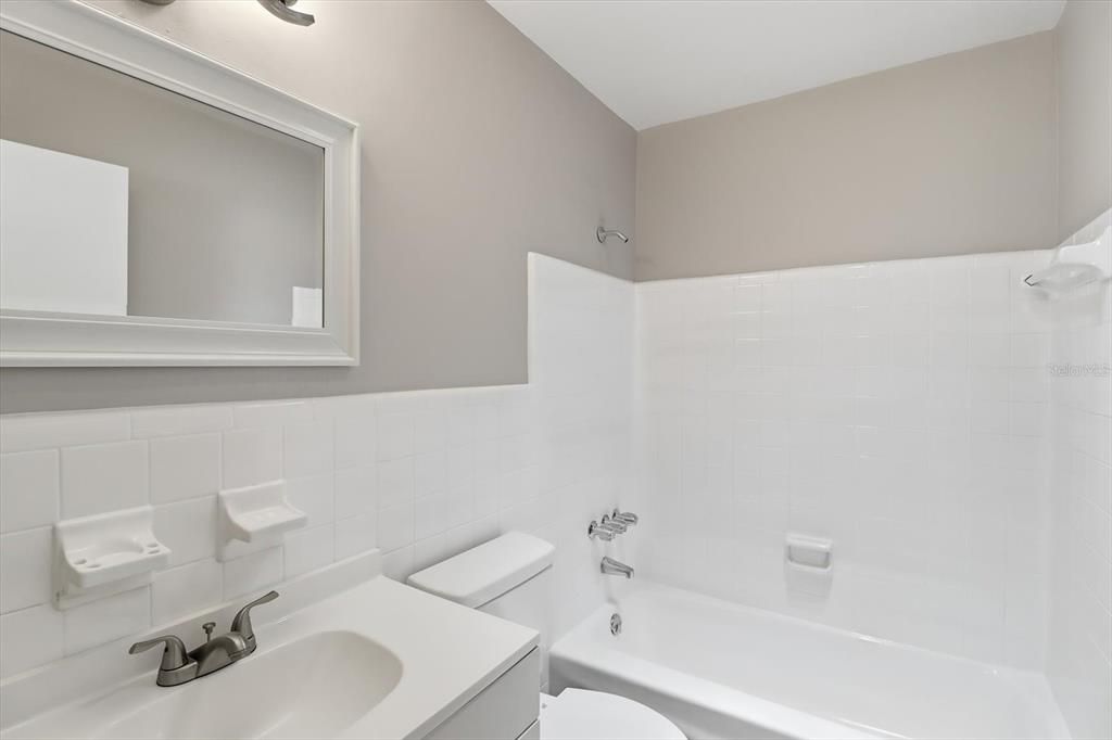 For Sale: $231,900 (2 beds, 1 baths, 850 Square Feet)