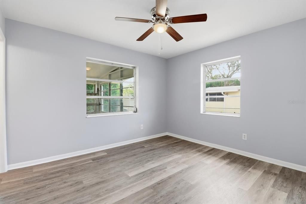 For Sale: $231,900 (2 beds, 1 baths, 850 Square Feet)