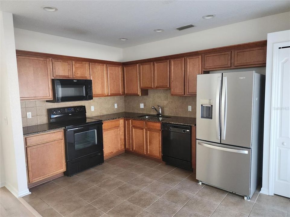 For Rent: $2,200 (4 beds, 2 baths, 1754 Square Feet)