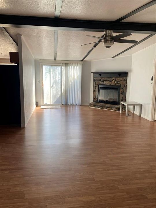 For Rent: $2,000 (3 beds, 2 baths, 1668 Square Feet)