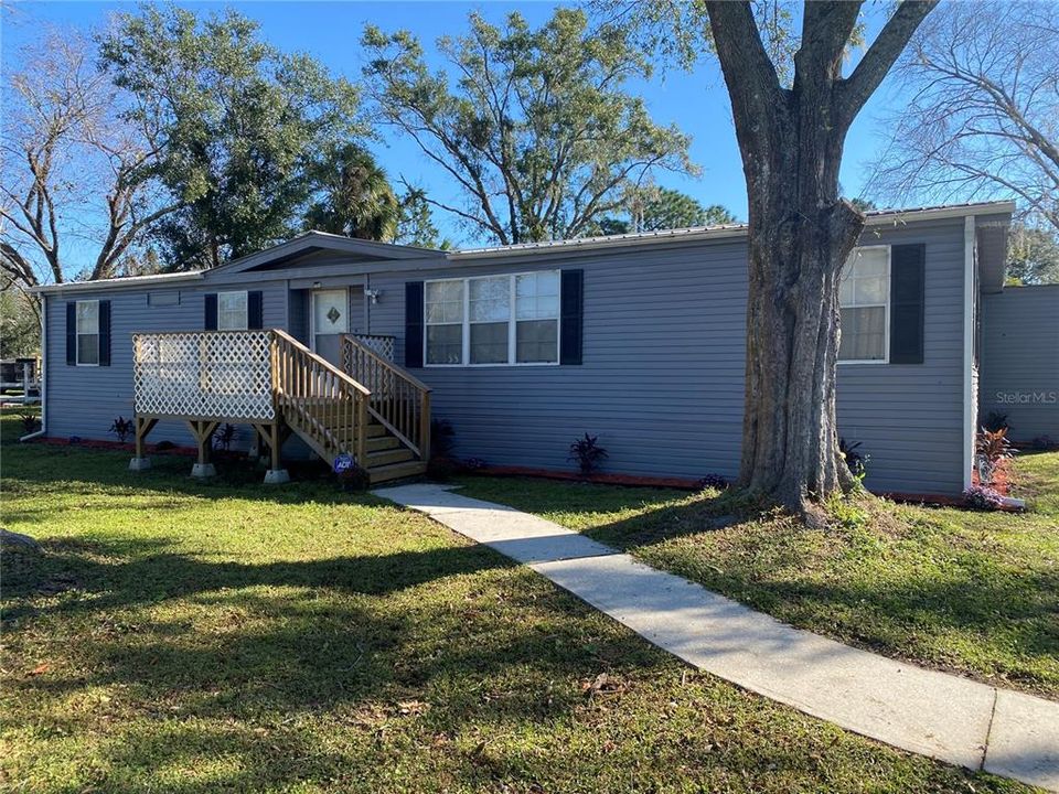 For Rent: $2,000 (3 beds, 2 baths, 1668 Square Feet)