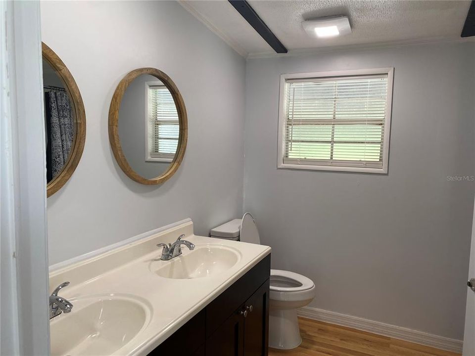 For Rent: $2,000 (3 beds, 2 baths, 1668 Square Feet)