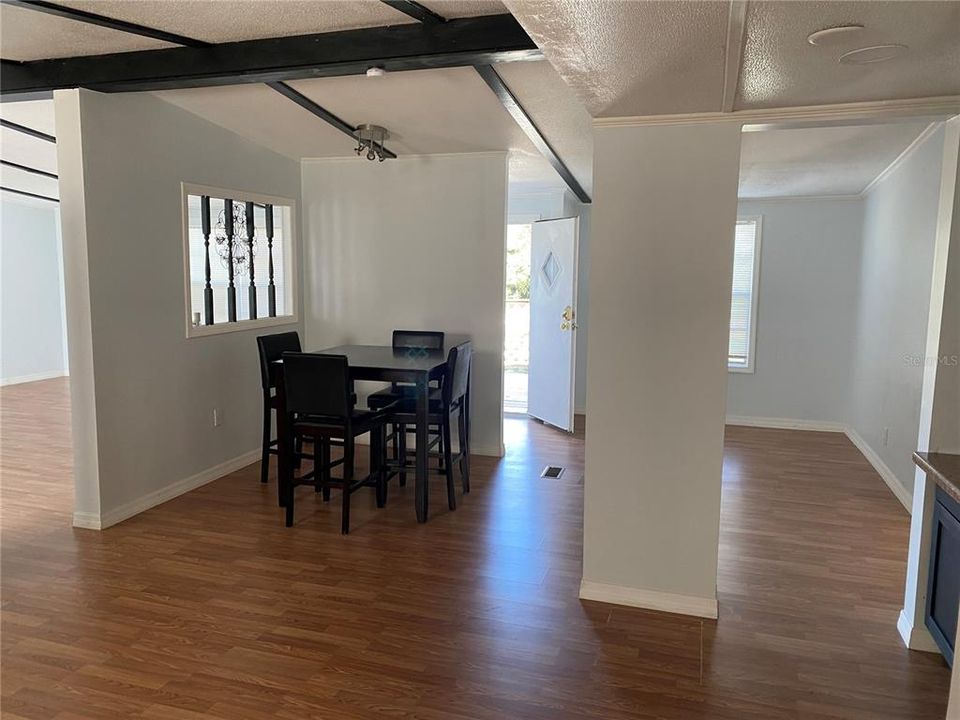 For Rent: $2,000 (3 beds, 2 baths, 1668 Square Feet)