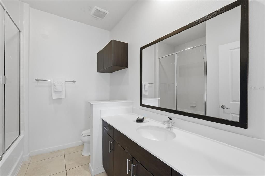 合同活跃: $360,000 (3 贝兹, 2 浴室, 1474 平方英尺)