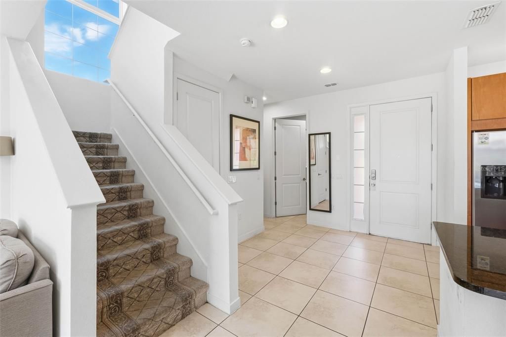 合同活跃: $360,000 (3 贝兹, 2 浴室, 1474 平方英尺)