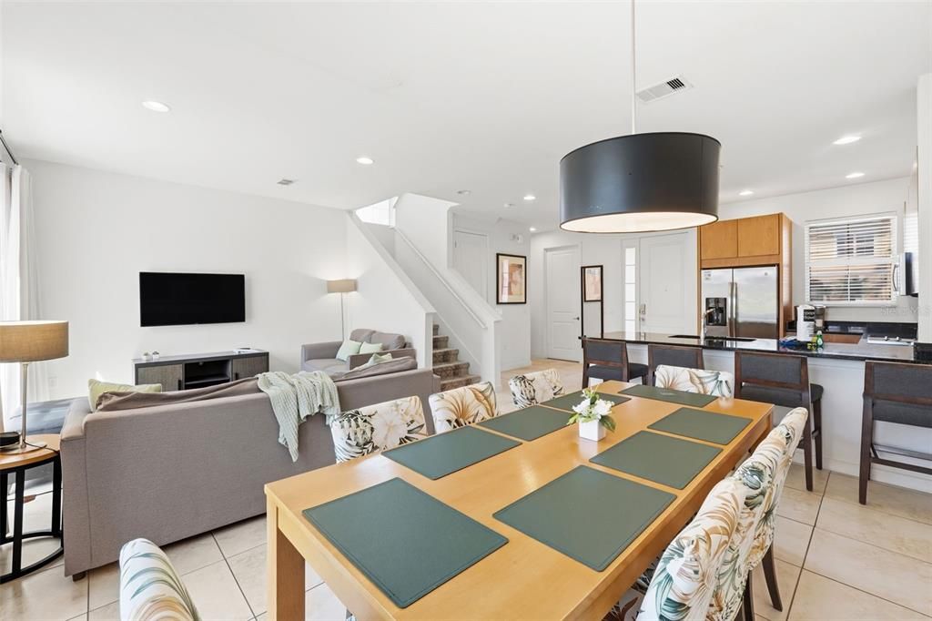 合同活跃: $360,000 (3 贝兹, 2 浴室, 1474 平方英尺)