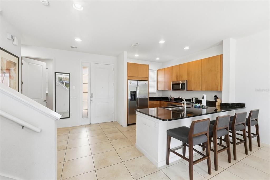 合同活跃: $360,000 (3 贝兹, 2 浴室, 1474 平方英尺)