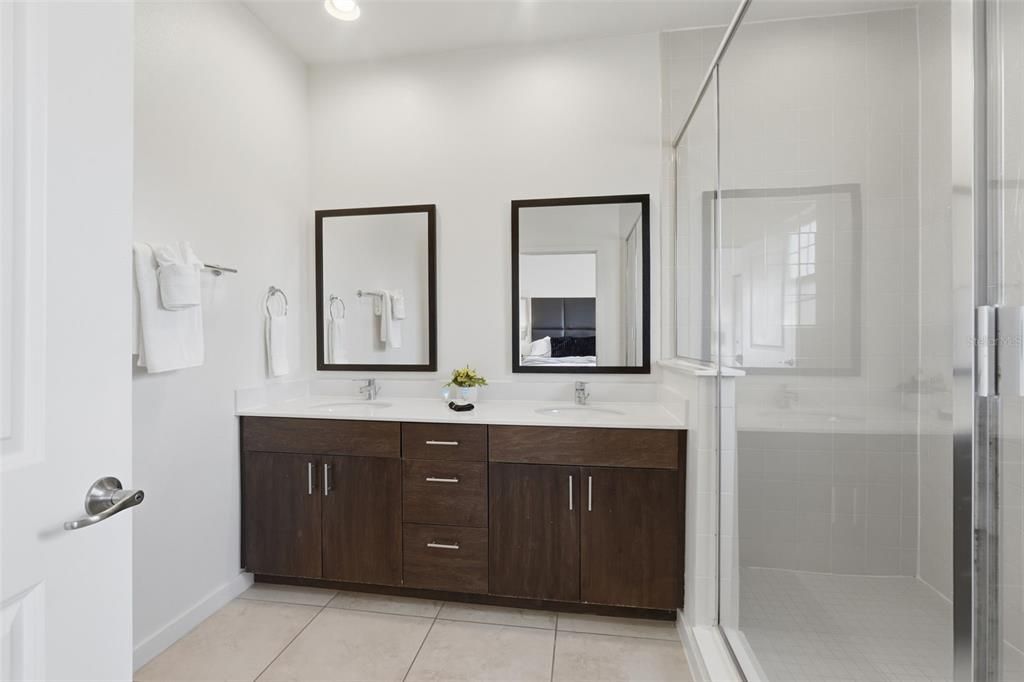 合同活跃: $360,000 (3 贝兹, 2 浴室, 1474 平方英尺)