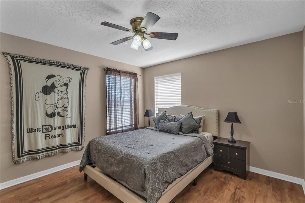 待售: $458,000 (6 贝兹, 4 浴室, 2689 平方英尺)