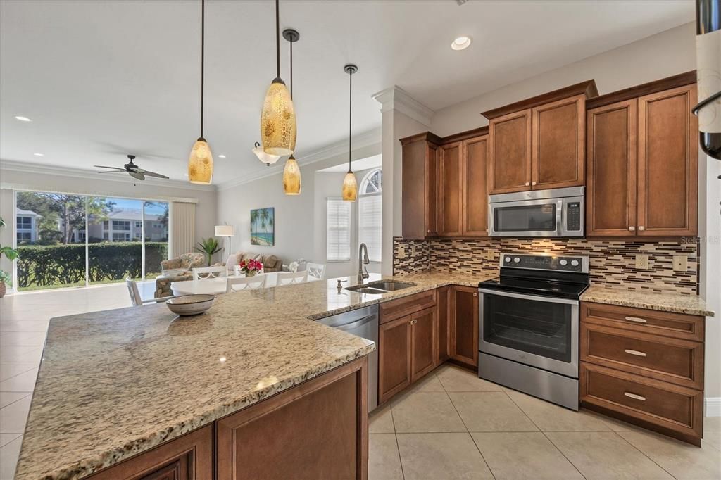 На продажу: $449,000 (2 спален, 2 ванн, 1460 Квадратных фут)