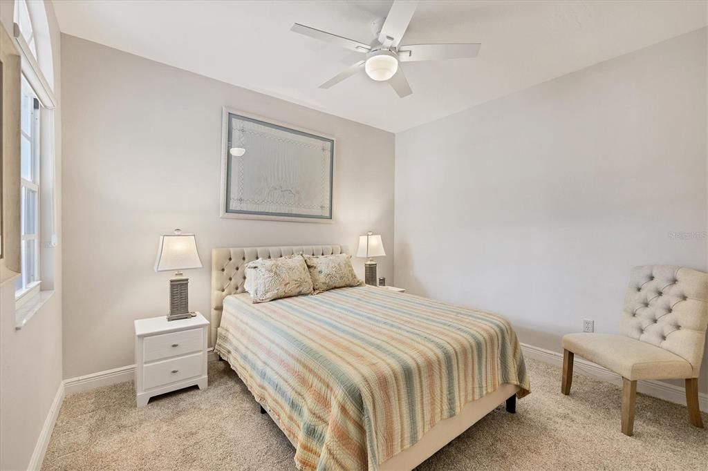 На продажу: $449,000 (2 спален, 2 ванн, 1460 Квадратных фут)