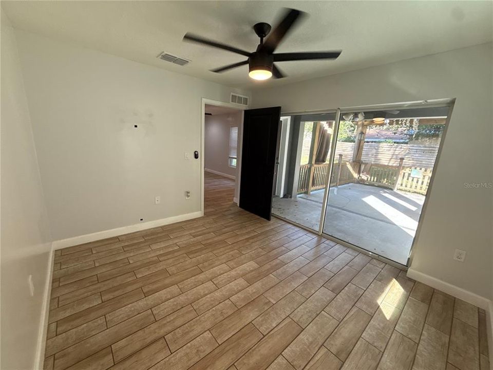Active With Contract: $349,900 (3 beds, 2 baths, 1667 Square Feet)