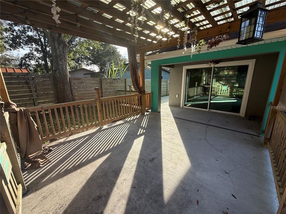 Active With Contract: $349,900 (3 beds, 2 baths, 1667 Square Feet)