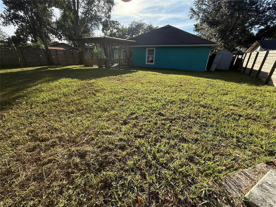 Active With Contract: $349,900 (3 beds, 2 baths, 1667 Square Feet)