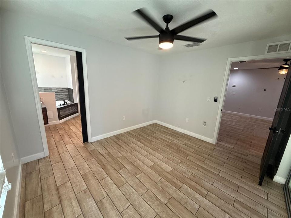 Active With Contract: $349,900 (3 beds, 2 baths, 1667 Square Feet)