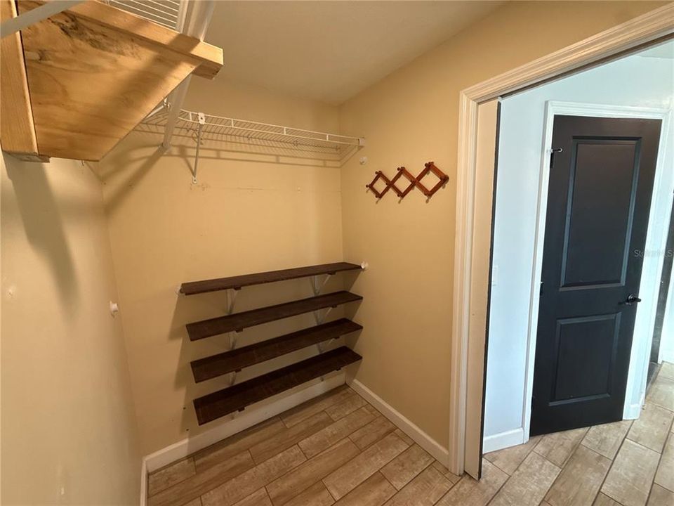 Active With Contract: $349,900 (3 beds, 2 baths, 1667 Square Feet)