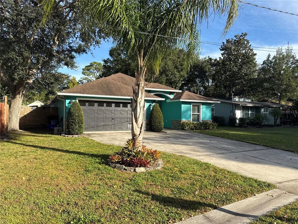 Active With Contract: $349,900 (3 beds, 2 baths, 1667 Square Feet)