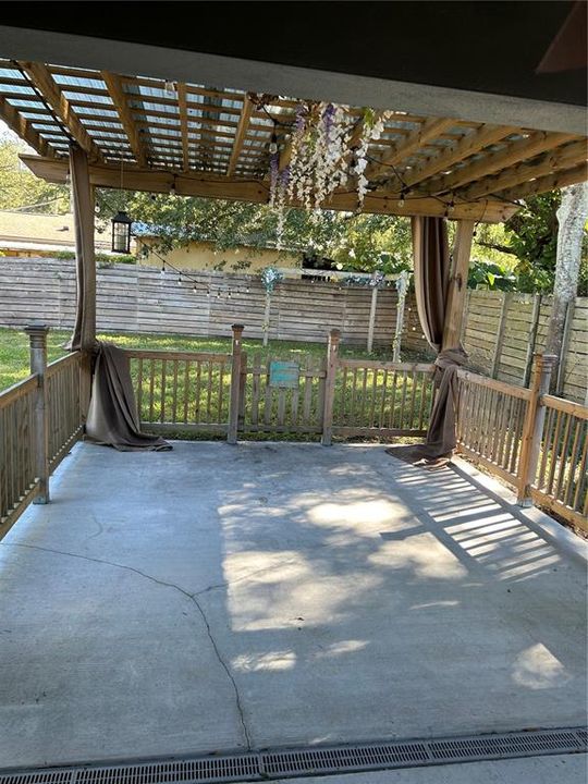 Active With Contract: $349,900 (3 beds, 2 baths, 1667 Square Feet)