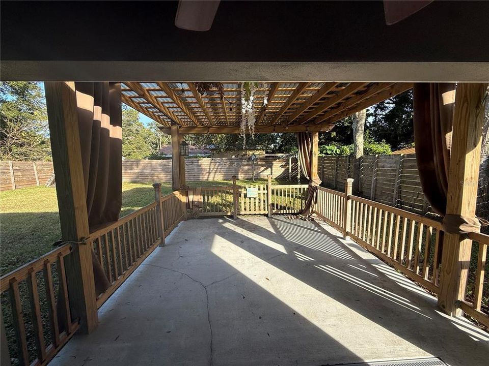 Active With Contract: $349,900 (3 beds, 2 baths, 1667 Square Feet)