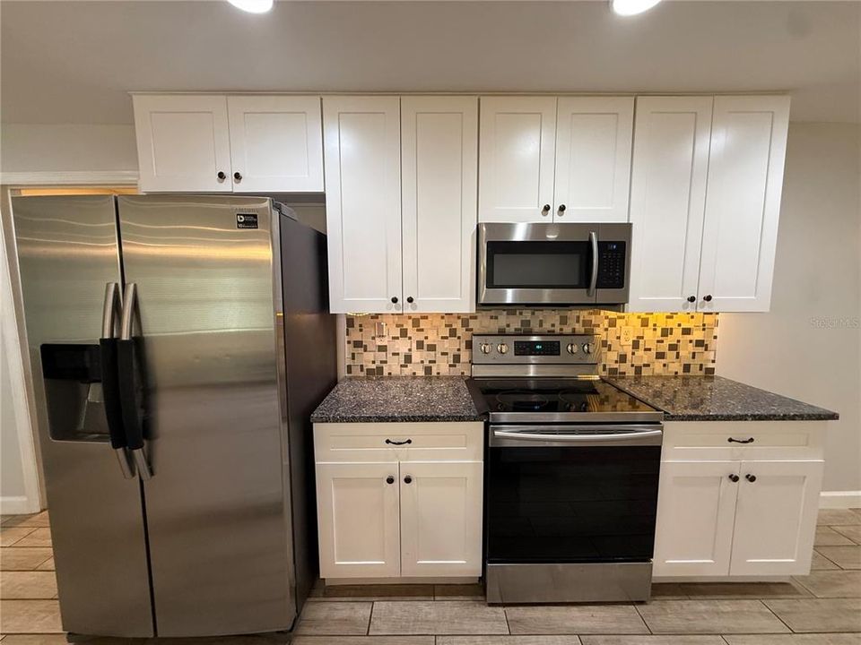 Active With Contract: $349,900 (3 beds, 2 baths, 1667 Square Feet)