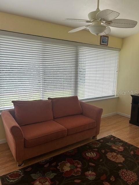 出租: $1,800 (2 贝兹, 2 浴室, 1341 平方英尺)