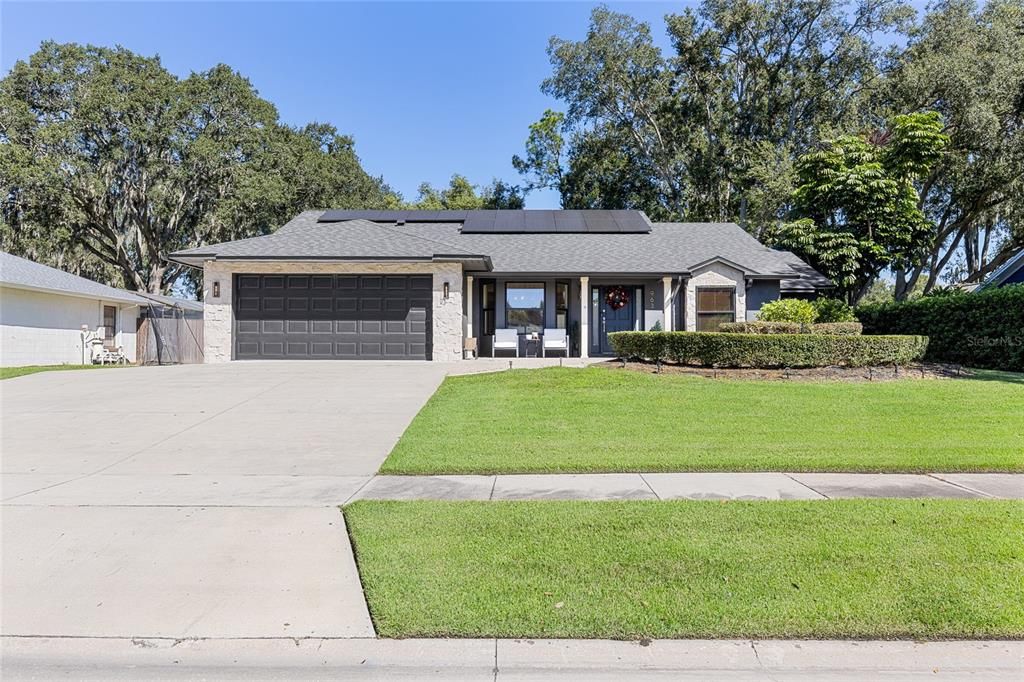 Недавно продано: $670,000 (3 спален, 2 ванн, 2204 Квадратных фут)