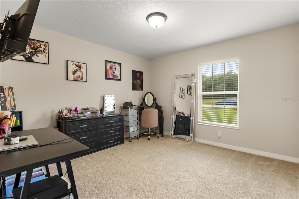 For Sale: $277,500 (3 beds, 2 baths, 1569 Square Feet)