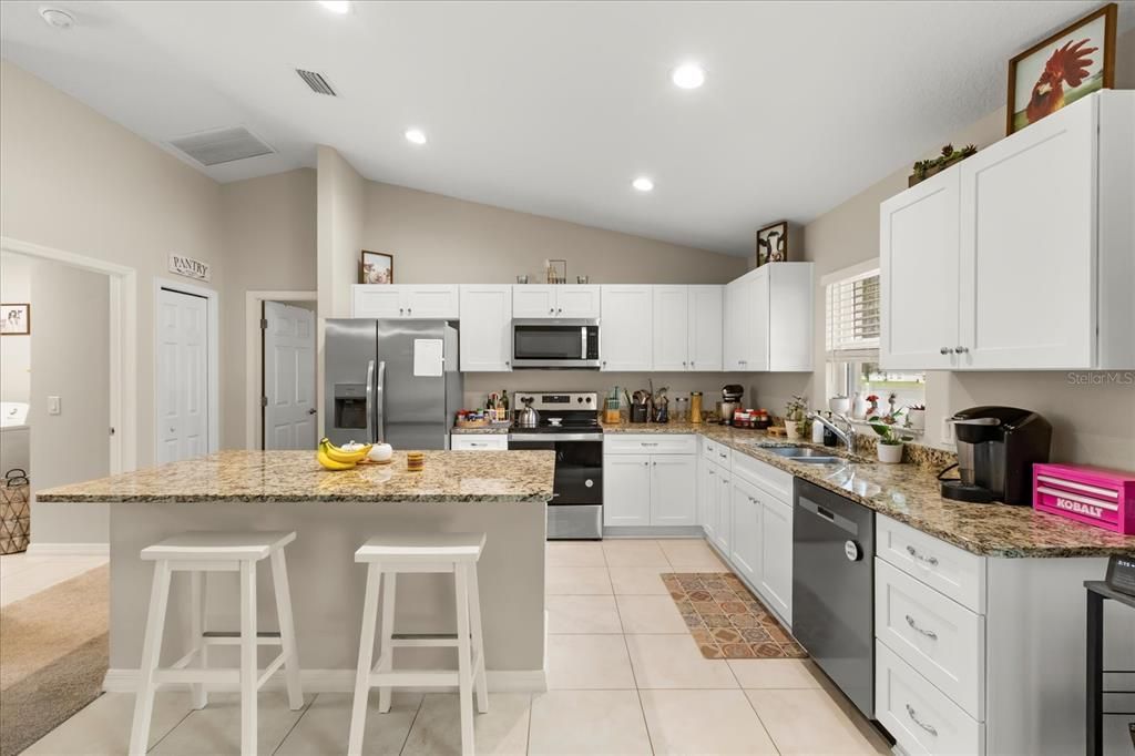 For Sale: $277,500 (3 beds, 2 baths, 1569 Square Feet)