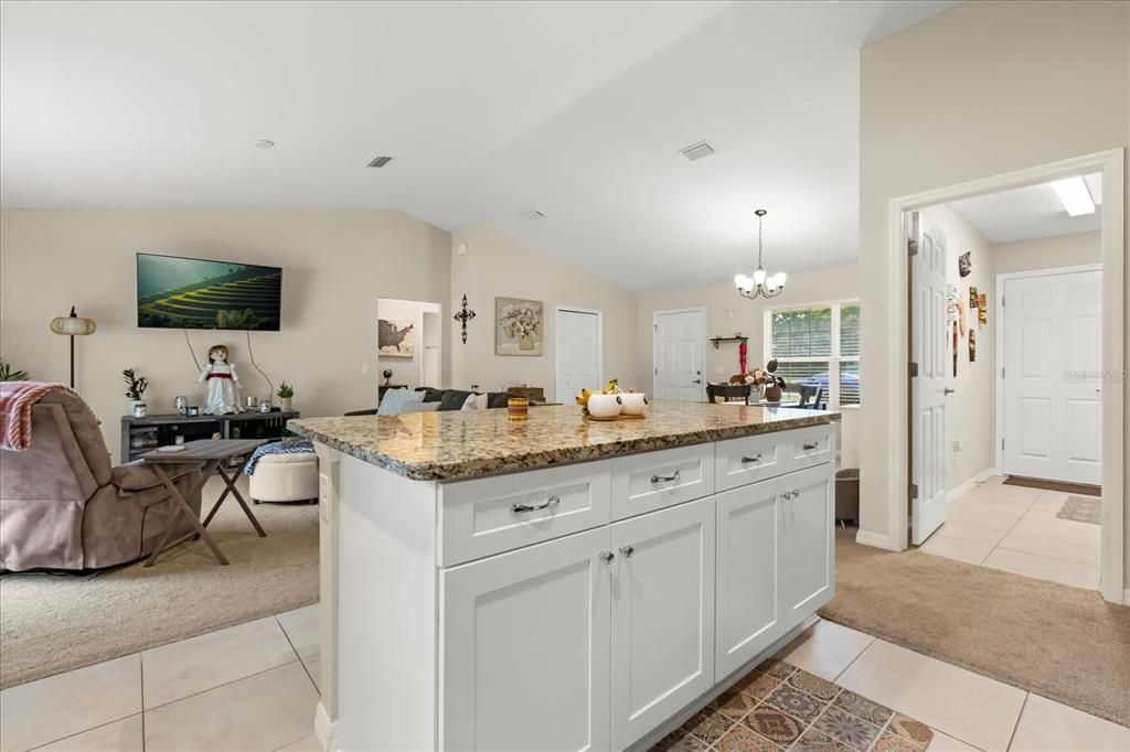 For Sale: $277,500 (3 beds, 2 baths, 1569 Square Feet)