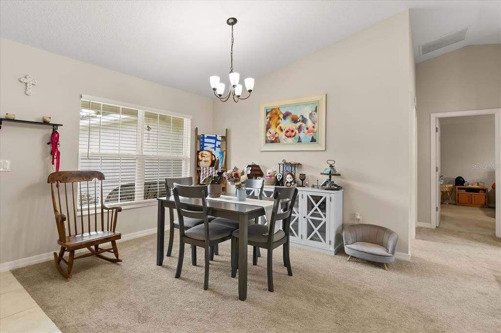 For Sale: $277,500 (3 beds, 2 baths, 1569 Square Feet)