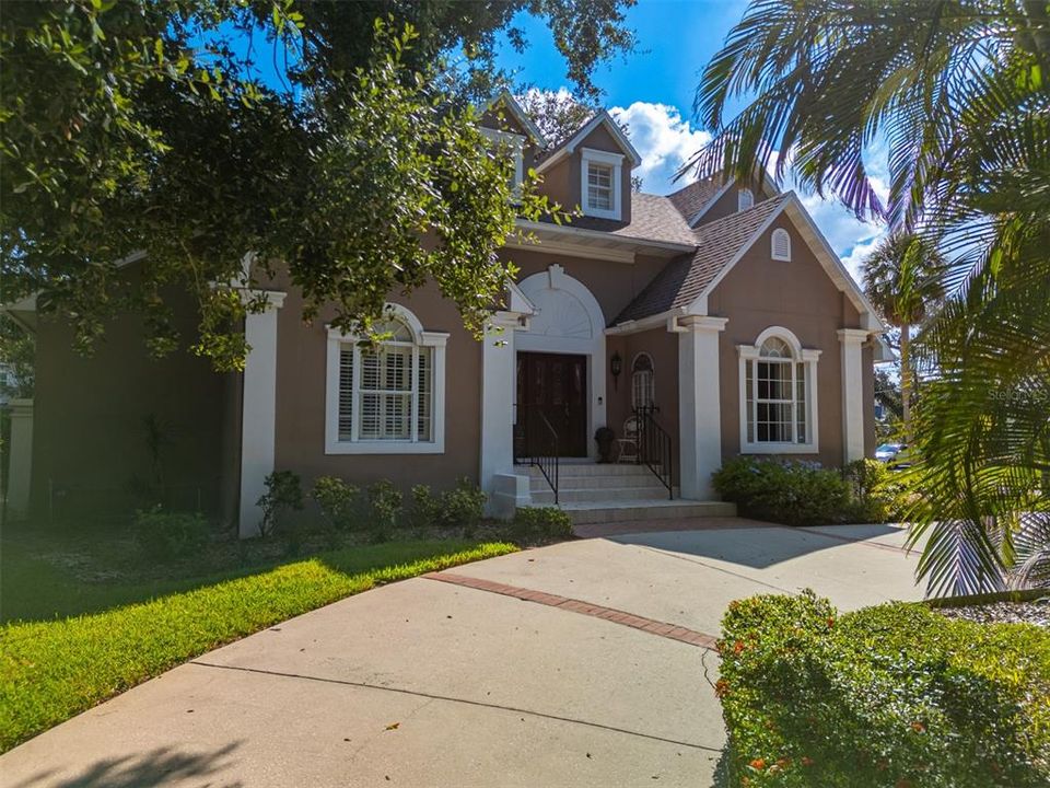 For Sale: $1,350,000 (4 beds, 2 baths, 2703 Square Feet)