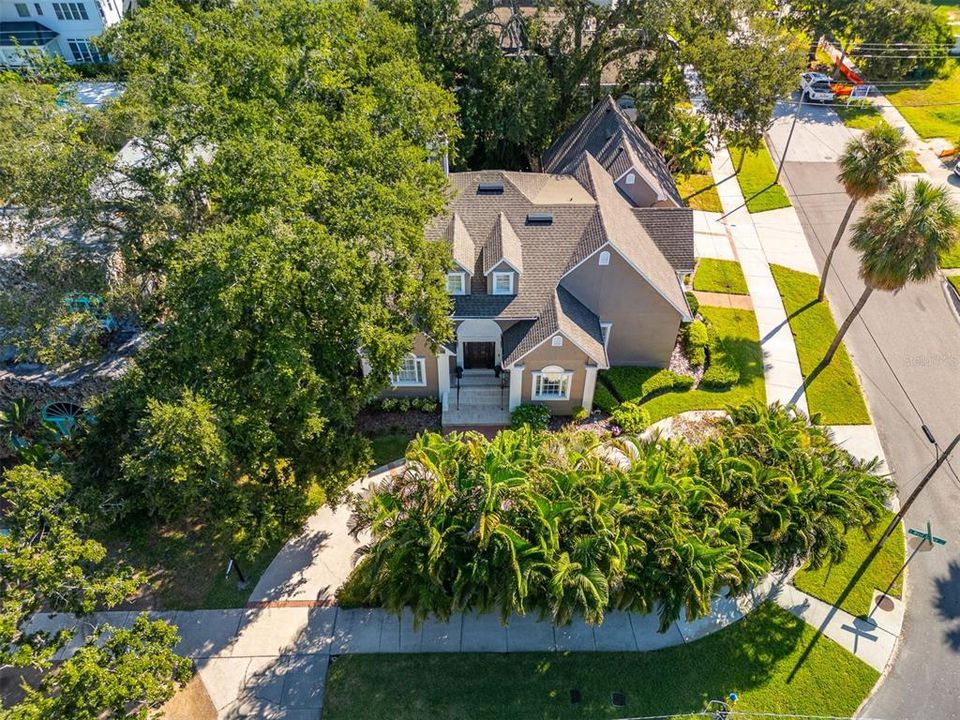 For Sale: $1,350,000 (4 beds, 2 baths, 2703 Square Feet)