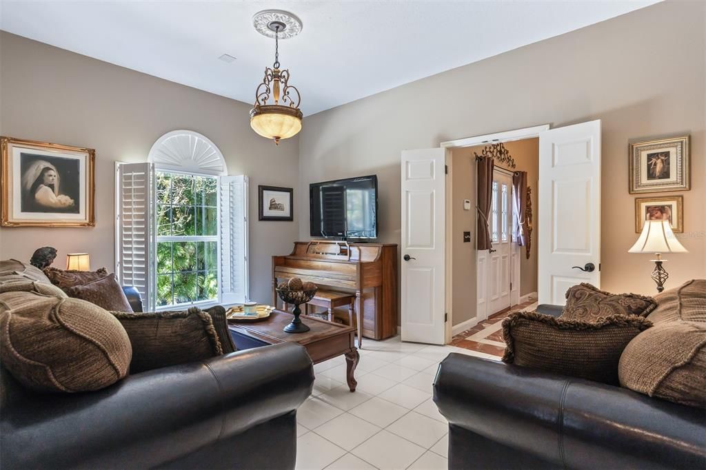 For Sale: $1,350,000 (4 beds, 2 baths, 2703 Square Feet)