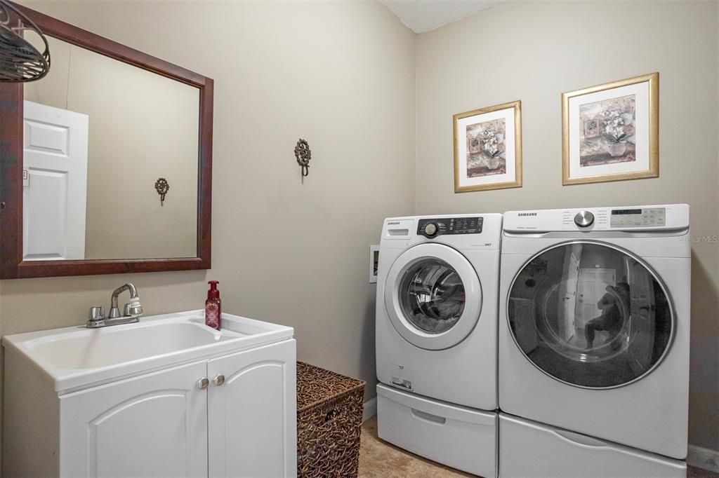 For Sale: $1,350,000 (4 beds, 2 baths, 2703 Square Feet)