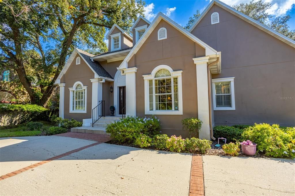 For Sale: $1,350,000 (4 beds, 2 baths, 2703 Square Feet)