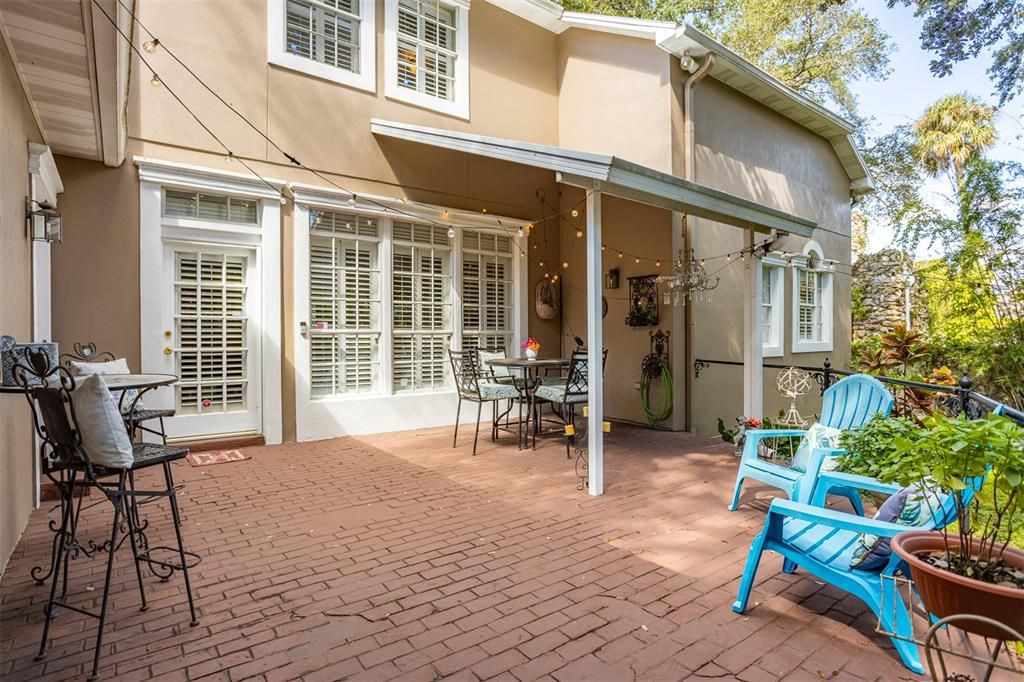 For Sale: $1,350,000 (4 beds, 2 baths, 2703 Square Feet)