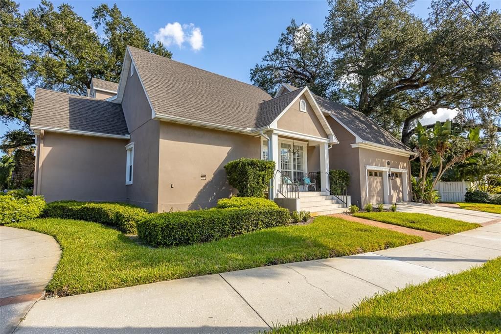 For Sale: $1,350,000 (4 beds, 2 baths, 2703 Square Feet)
