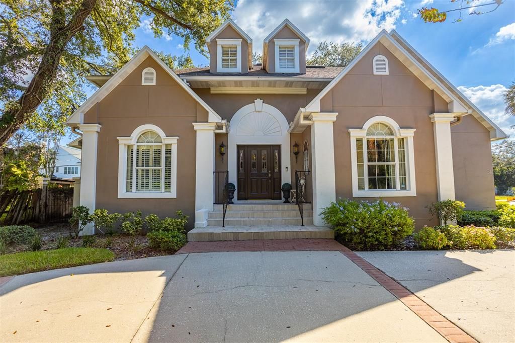 For Sale: $1,350,000 (4 beds, 2 baths, 2703 Square Feet)