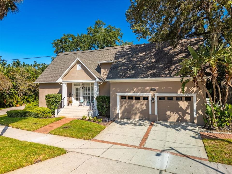 For Sale: $1,350,000 (4 beds, 2 baths, 2703 Square Feet)