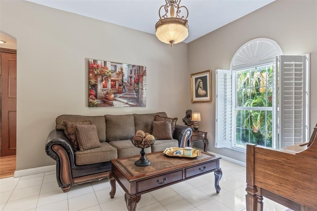 For Sale: $1,350,000 (4 beds, 2 baths, 2703 Square Feet)