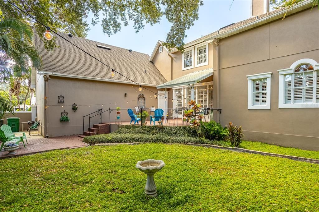 For Sale: $1,350,000 (4 beds, 2 baths, 2703 Square Feet)