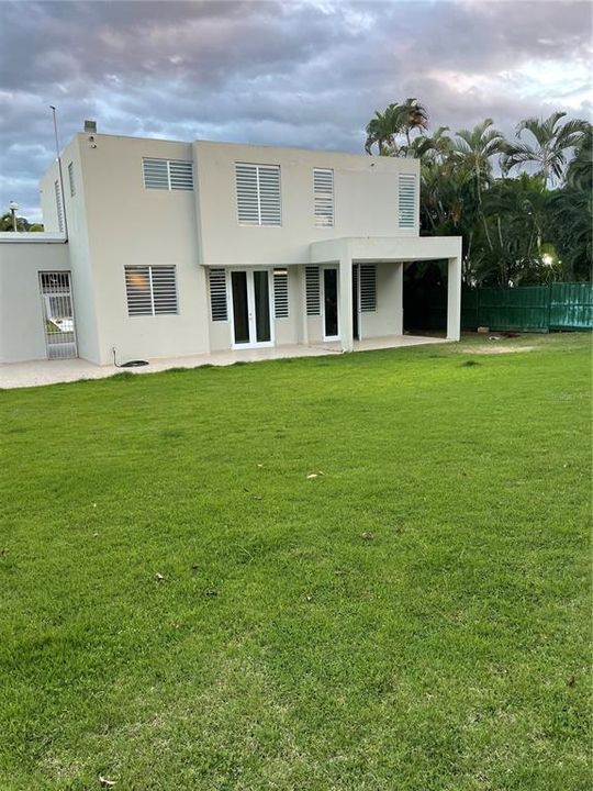 For Rent: $4,500 (4 beds, 2 baths, 3000 Square Feet)