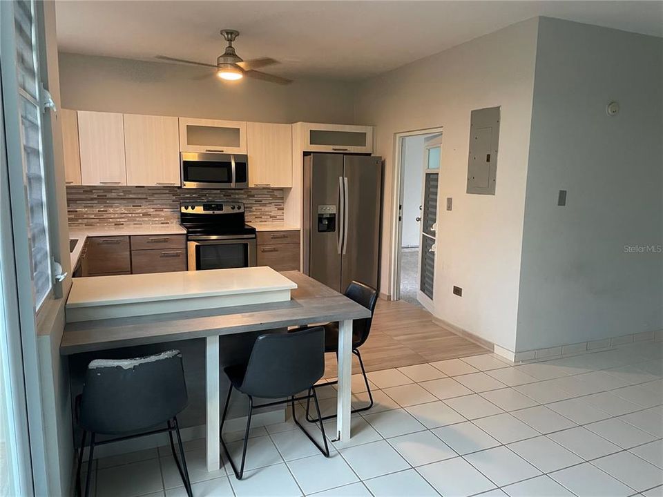 For Rent: $4,500 (4 beds, 2 baths, 3000 Square Feet)