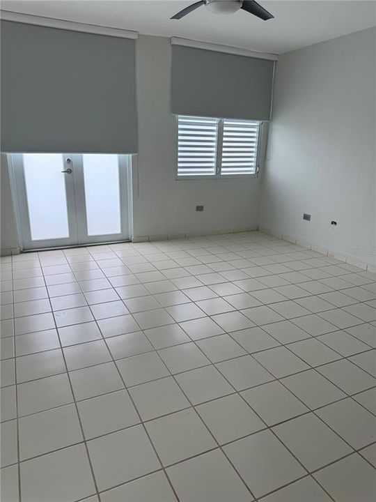 For Rent: $4,500 (4 beds, 2 baths, 3000 Square Feet)