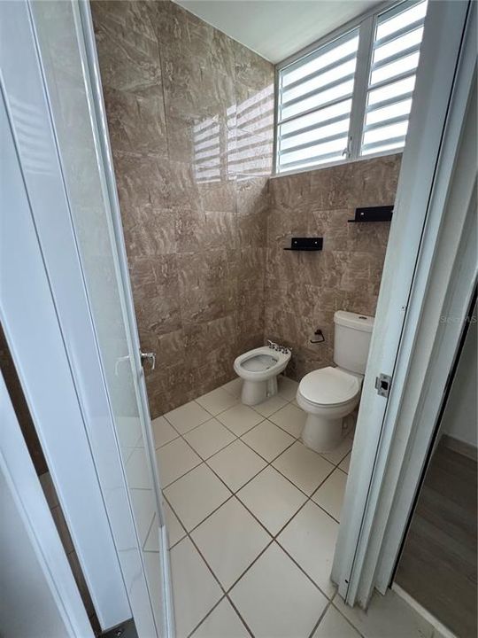 For Rent: $4,500 (4 beds, 2 baths, 3000 Square Feet)